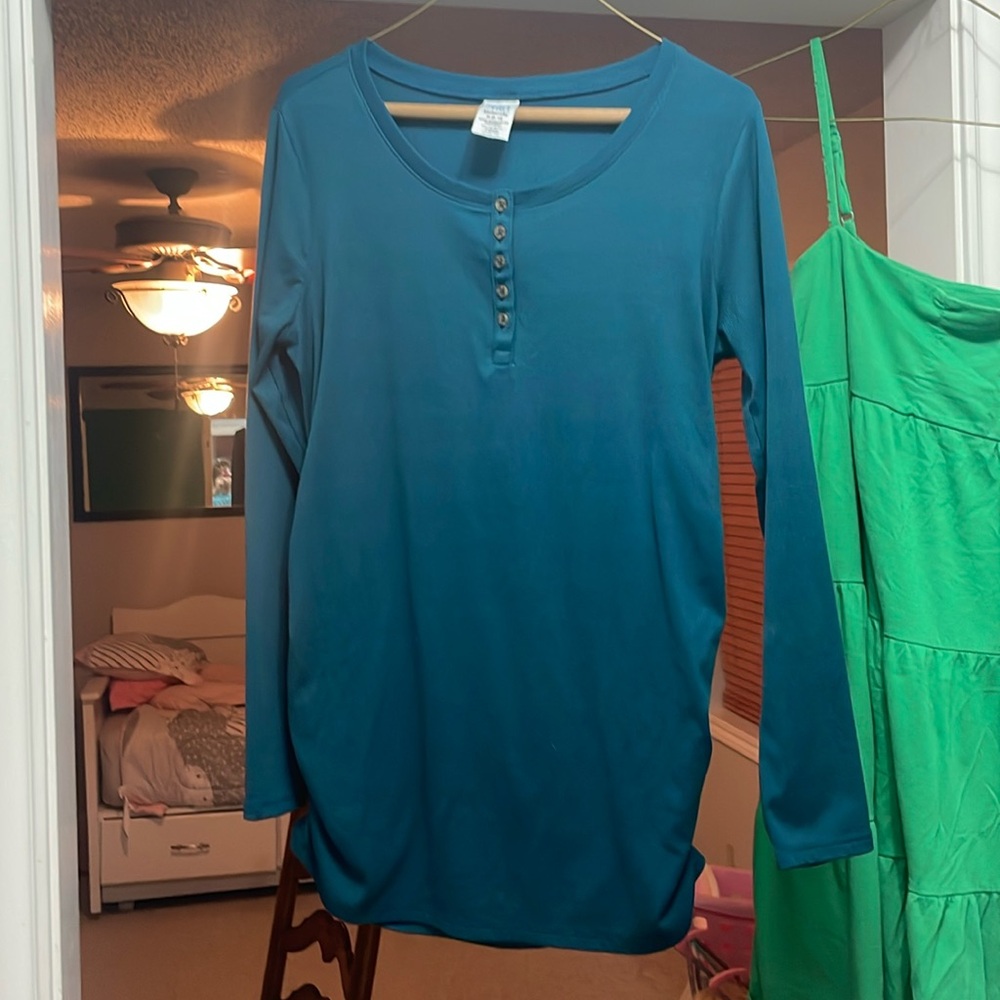 Time and Tru Maternity Long Sleeve Size M (8-10)